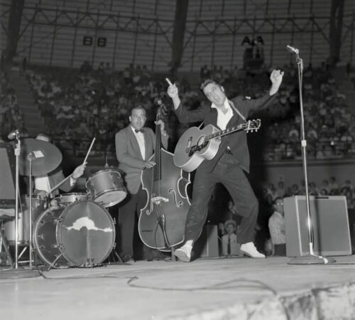 14. Oktober 1956, Bexar County Coliseum, San Antonio, Texas (mit Bassist Bill Black)