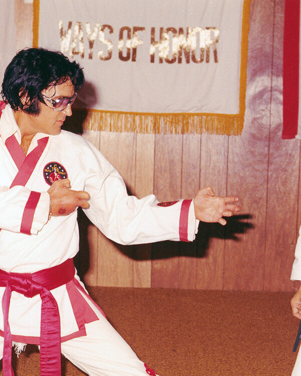 Elvis mit Meister Kang Rhee im September 1974