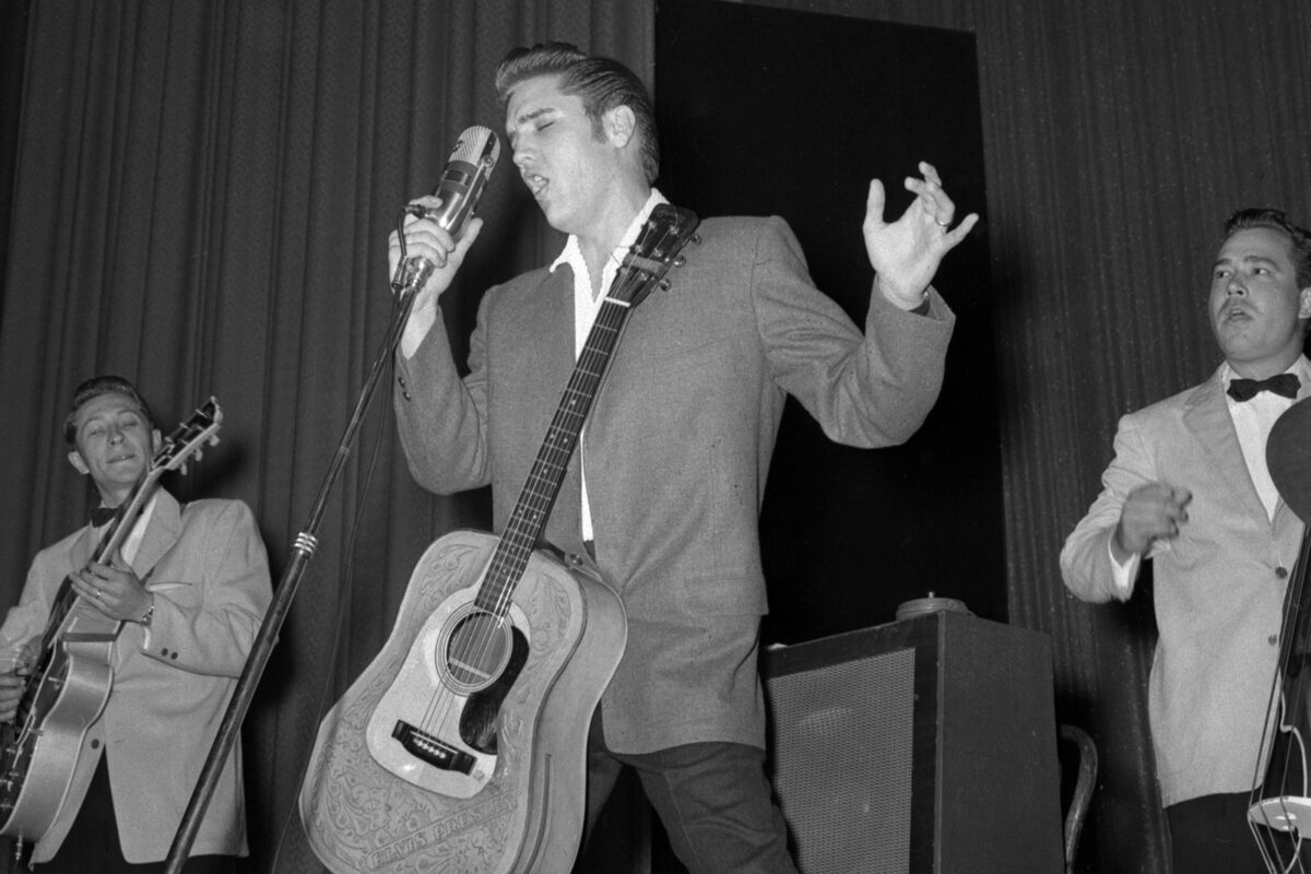 Blue-Moon Boys: Elvis mit Scotty Moore und Bill Black 1956