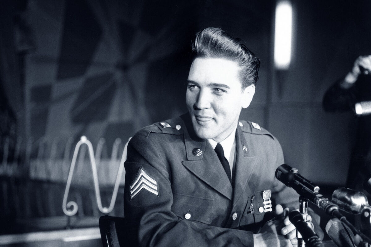 Elvis Presley gibt am 03. März 1960 eine letzte Pressekonferenz als Soldat